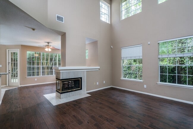 Building Photo - 66 Lakeridge Ct