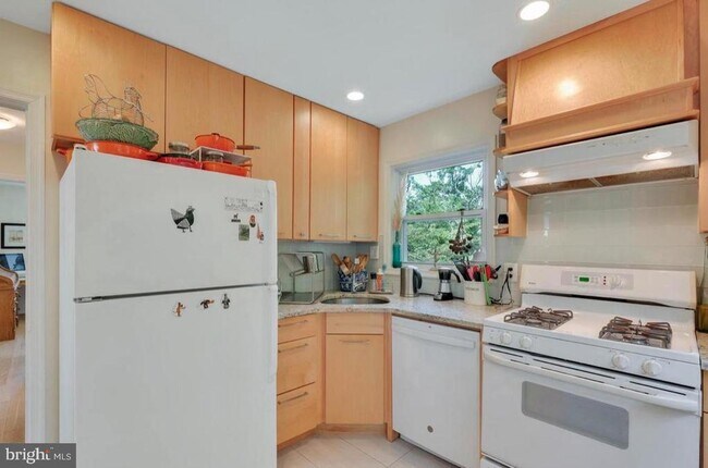 Building Photo - 9504 Milstead Dr