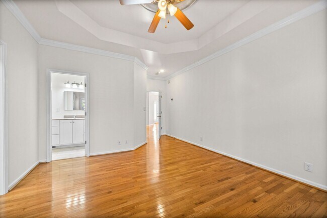 Building Photo - 3 Bedroom 2 Bath Pet Friendly Home For Rent with Community Pool Access!