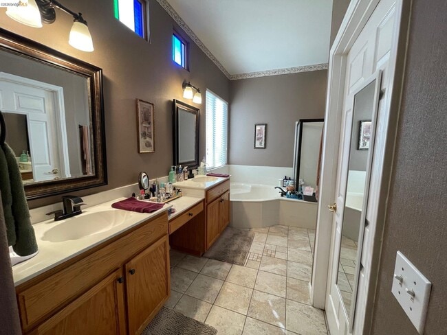 Building Photo - 92 Liberty Ln