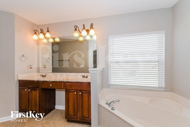 Building Photo - 14652 Zachary Dr