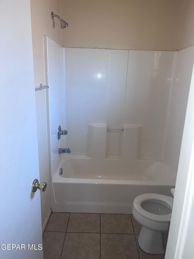 Building Photo - 14061 Tierra Leona Dr