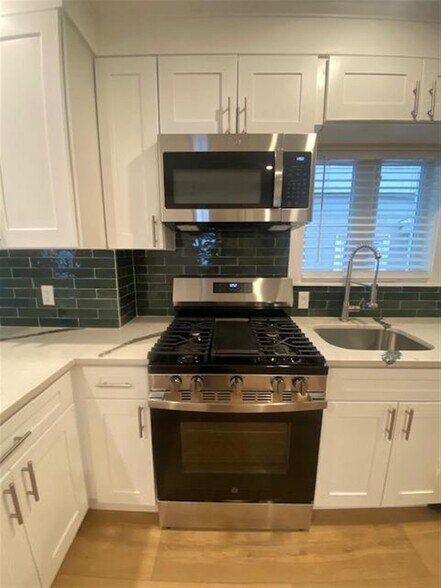 Building Photo - 67 Newbern Ave