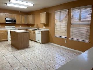 Building Photo - 1820 Southridge Ln