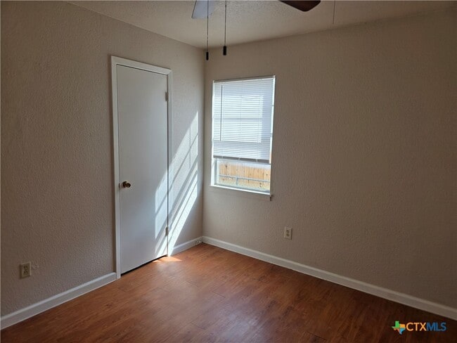 Building Photo - 901 Park Ave