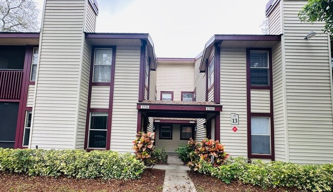 Building Photo - Stunning 1 Bedroom Condo in Pet-Friendly A...