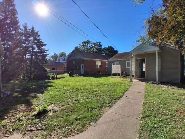 Building Photo - 211 Swisher Ave