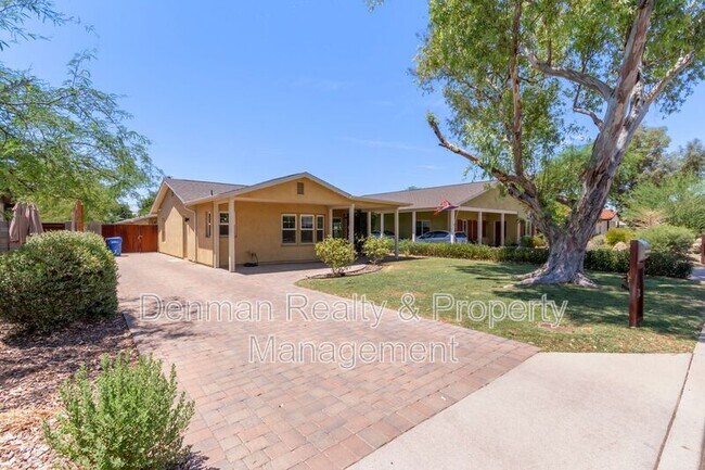 Building Photo - 1513 E Earll Dr