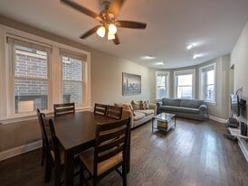 Building Photo - 1911 W Addison St