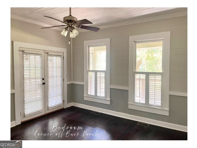 Building Photo - 208 Bartlett St