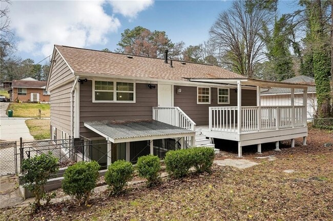 Building Photo - 4042 Sweetbriar Ln