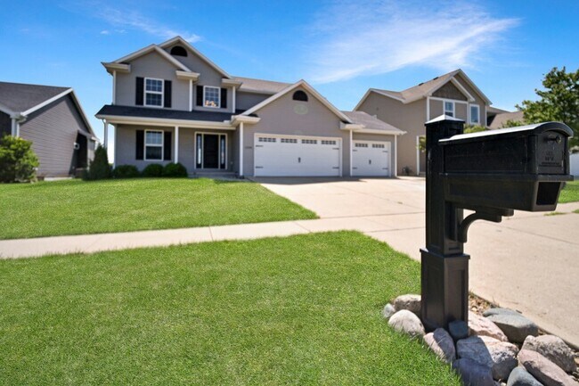 Building Photo - 1204 Ledgestone Dr