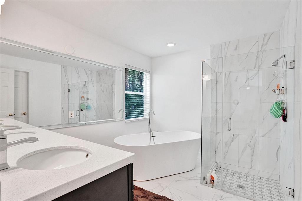 Building Photo - 6512 NW 54th Ct