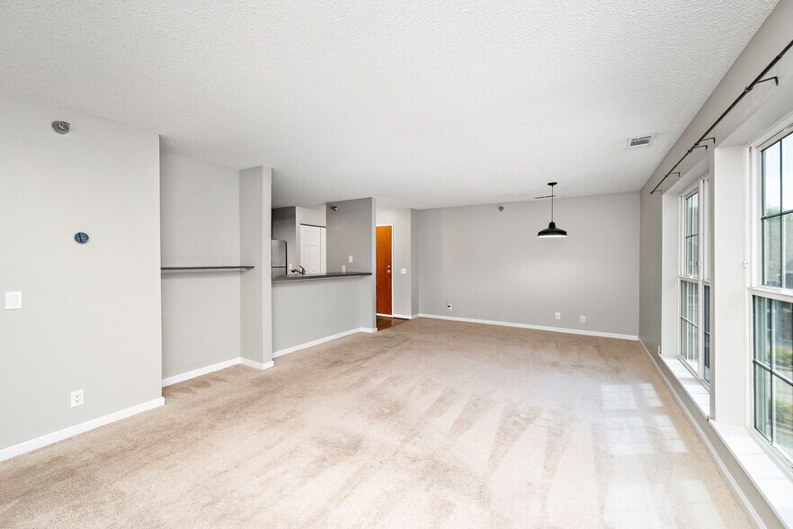 Building Photo - 6155 Chasewood Pky