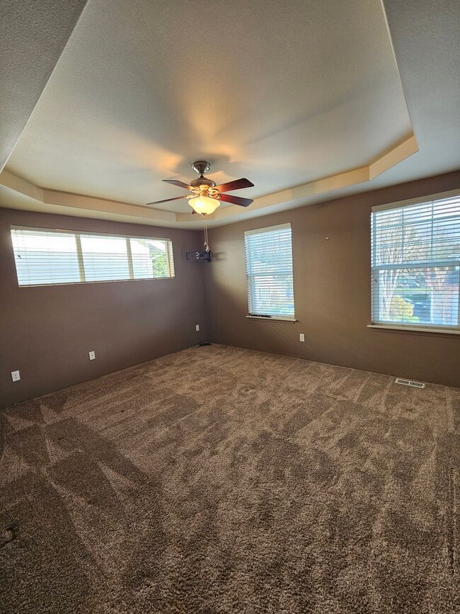 Building Photo - Beautiful 3 bed, 2.5 bath home in Fife