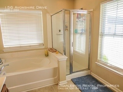 Building Photo - 156 Avonshire Dr