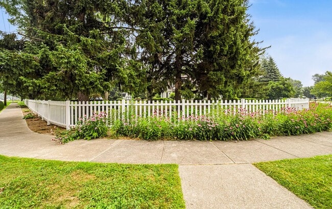 Building Photo - 7364 Johnnycake Ridge Rd