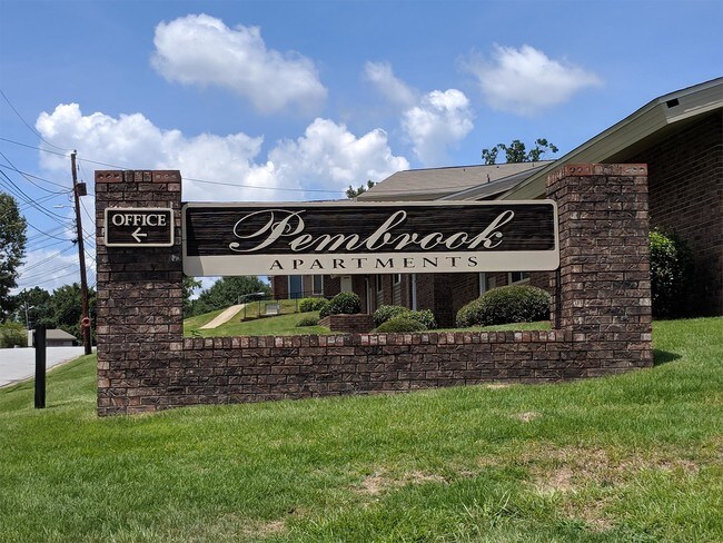 Building Photo - 1000 Pembrook Dr