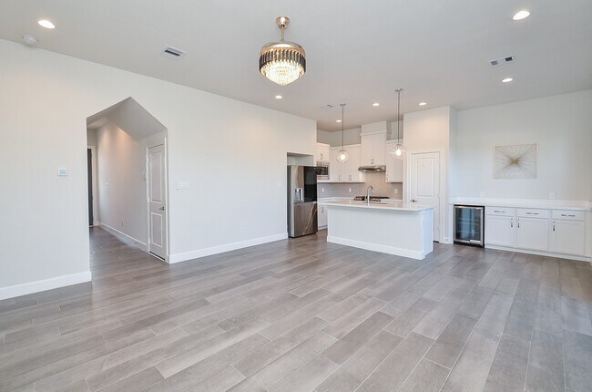 Building Photo - 9577 Neuens Rd