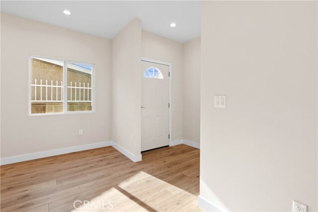 Building Photo - 702 E Glenoaks Blvd