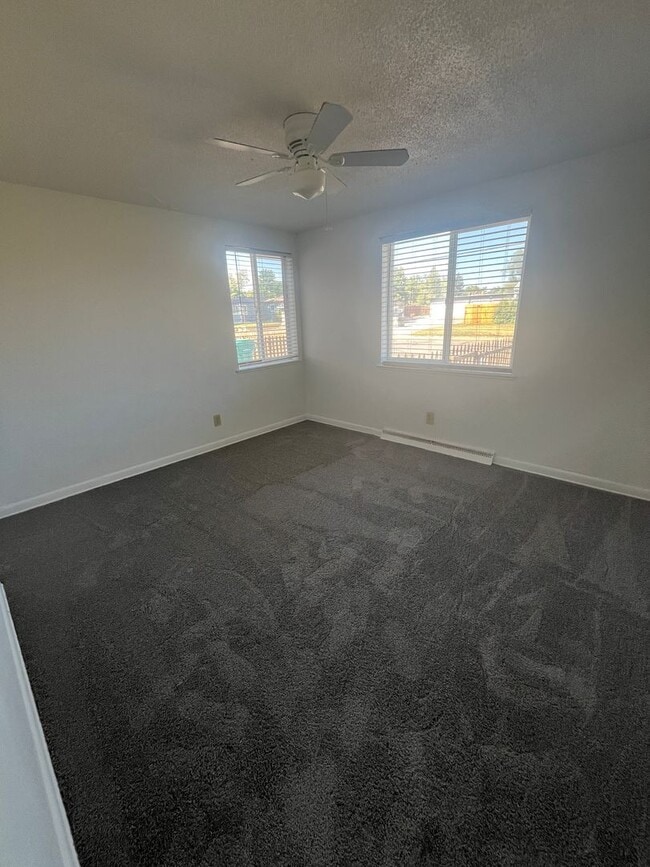 Building Photo - Great 2-Bedroom 1 Bathroom in Lakewood!