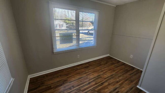 Building Photo - 112 Second St SW