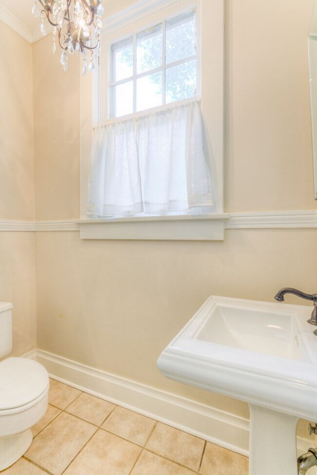 Building Photo - JULY MOVE IN SPECIAL - 1/2 OFF FIRST MONTH...