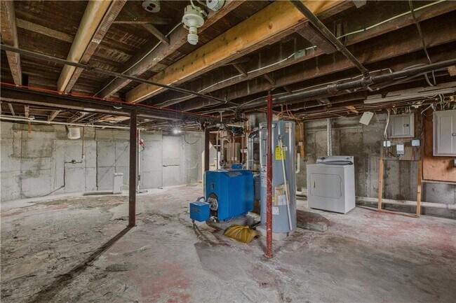 Building Photo - 82 Van Zandt Ave