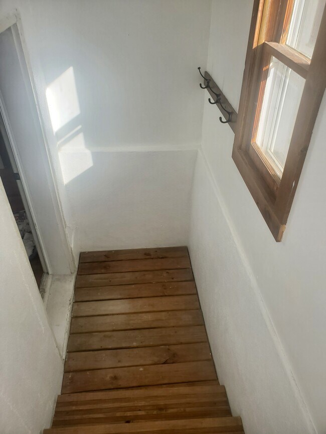 Building Photo - 2302 E Rosser Ave