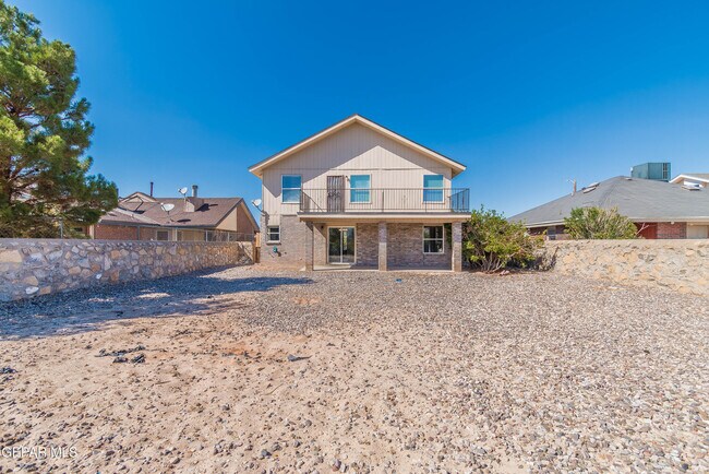 Building Photo - 11816 2 Towers Dr