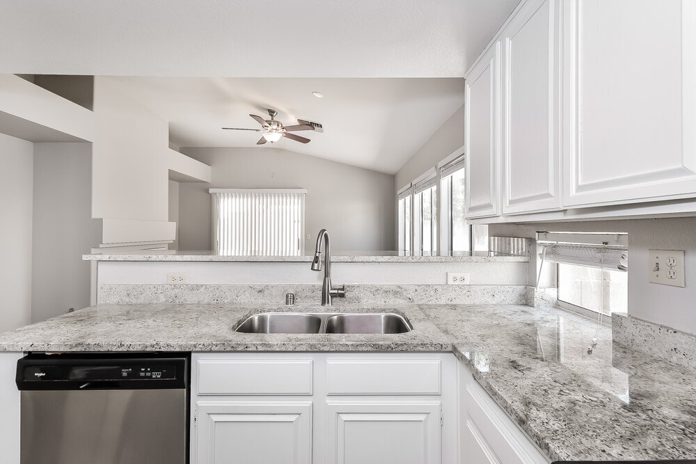 Building Photo - 5244 Del Lago Dr