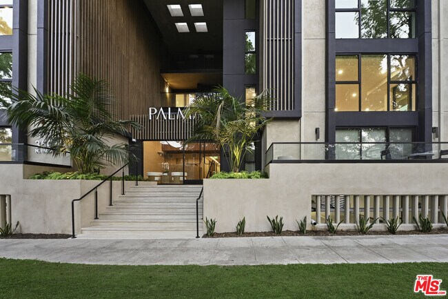 Primary Photo - 350 N Palm Dr