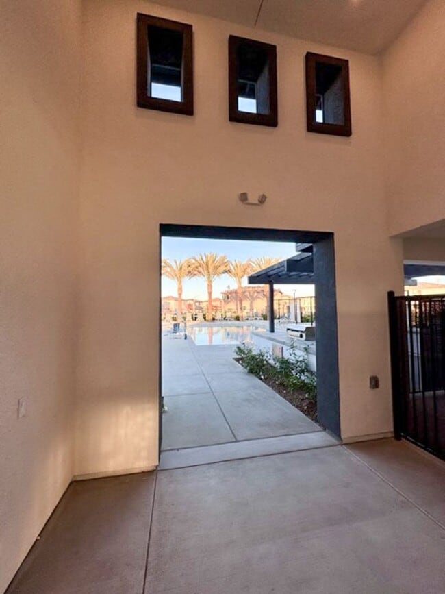 Building Photo - Welcome to Your Brand New 3 Bedroom Solar Home in the Gated Willow Springs Community of Murrieta!