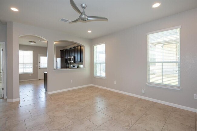 Building Photo - 415 Epiphany Ln