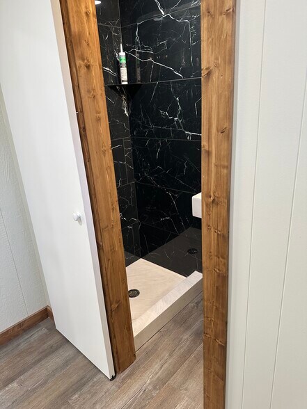 Building Photo - 133 Hidden Cove