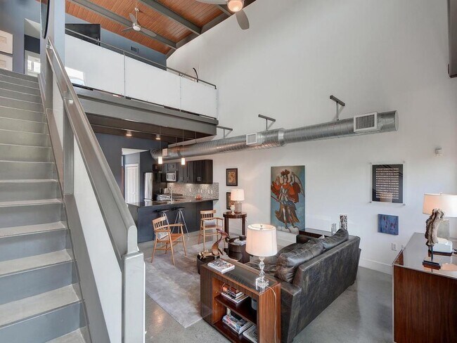 Building Photo - 2205 N Lamar Blvd