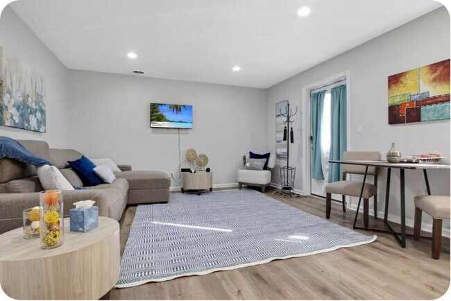 Building Photo - Furnished 1-Bedroom Apartment with Private Entrance and Free Laundry