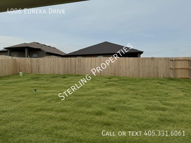 Building Photo - 4006 Eureka Dr