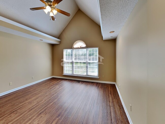 Building Photo - 113 Cedar Forest Dr