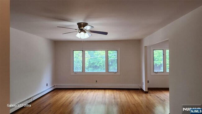 Building Photo - 334 6th St