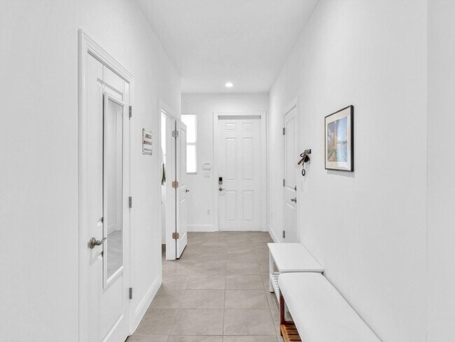 Building Photo - 556 Sanderling Cir