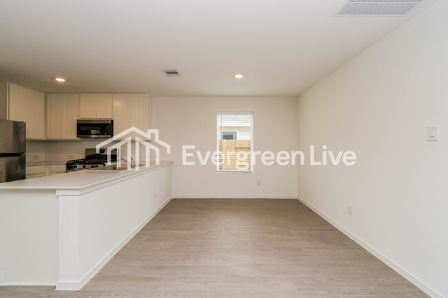 Building Photo - 442 Southern Magnolia Wy