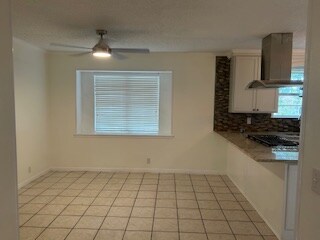 Building Photo - 228 E Greenfield Dr