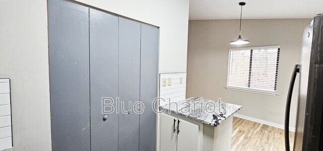 Building Photo - 47 Bell Cir