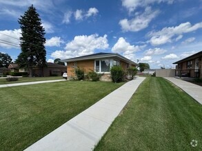 Building Photo - 2115 Sunnyside Ave