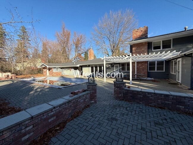 Building Photo - Spacious 6-Bedroom Home with Pool & Multiple Fireplaces – Great Northside Location!