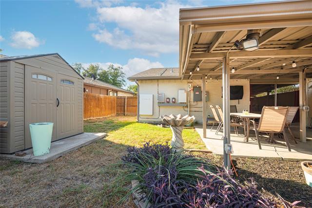 Building Photo - 2211 Yewpon Dr