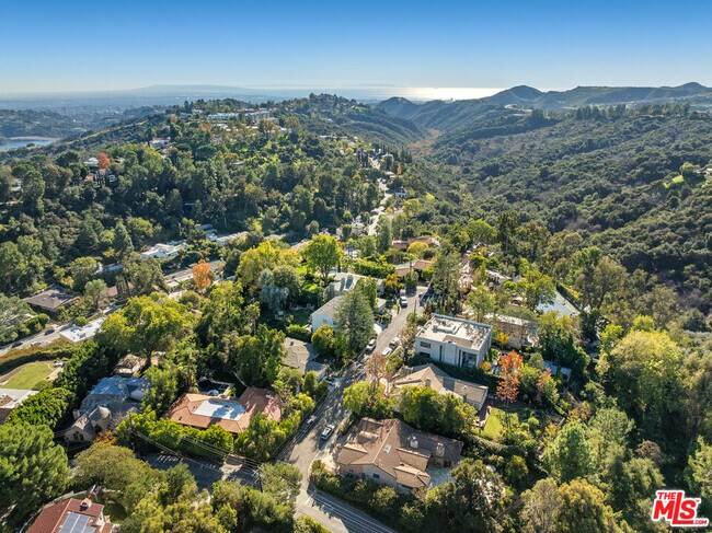 Building Photo - 15401 Brownwood Pl