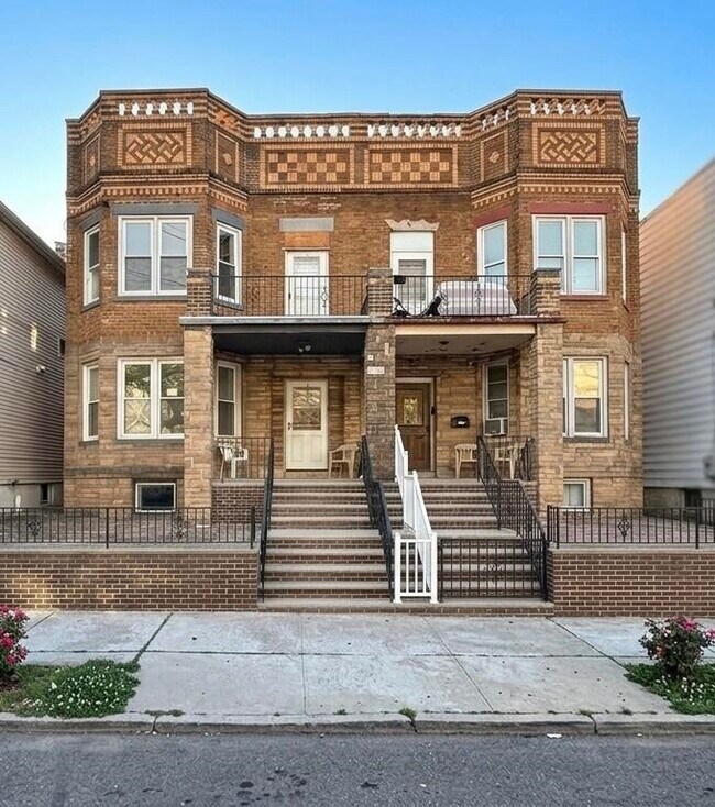 Building Photo - 291 Avenue B