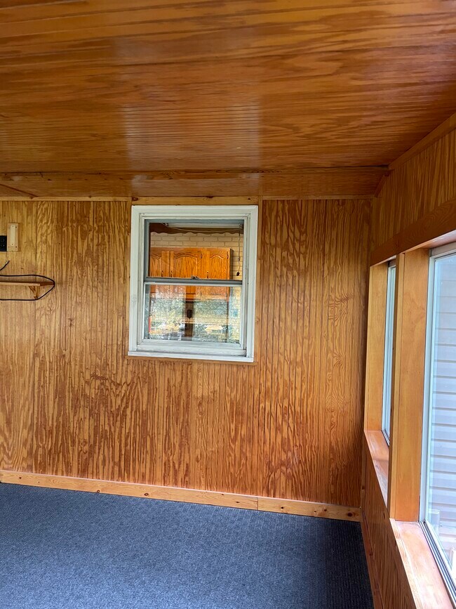 Building Photo - 903 G St